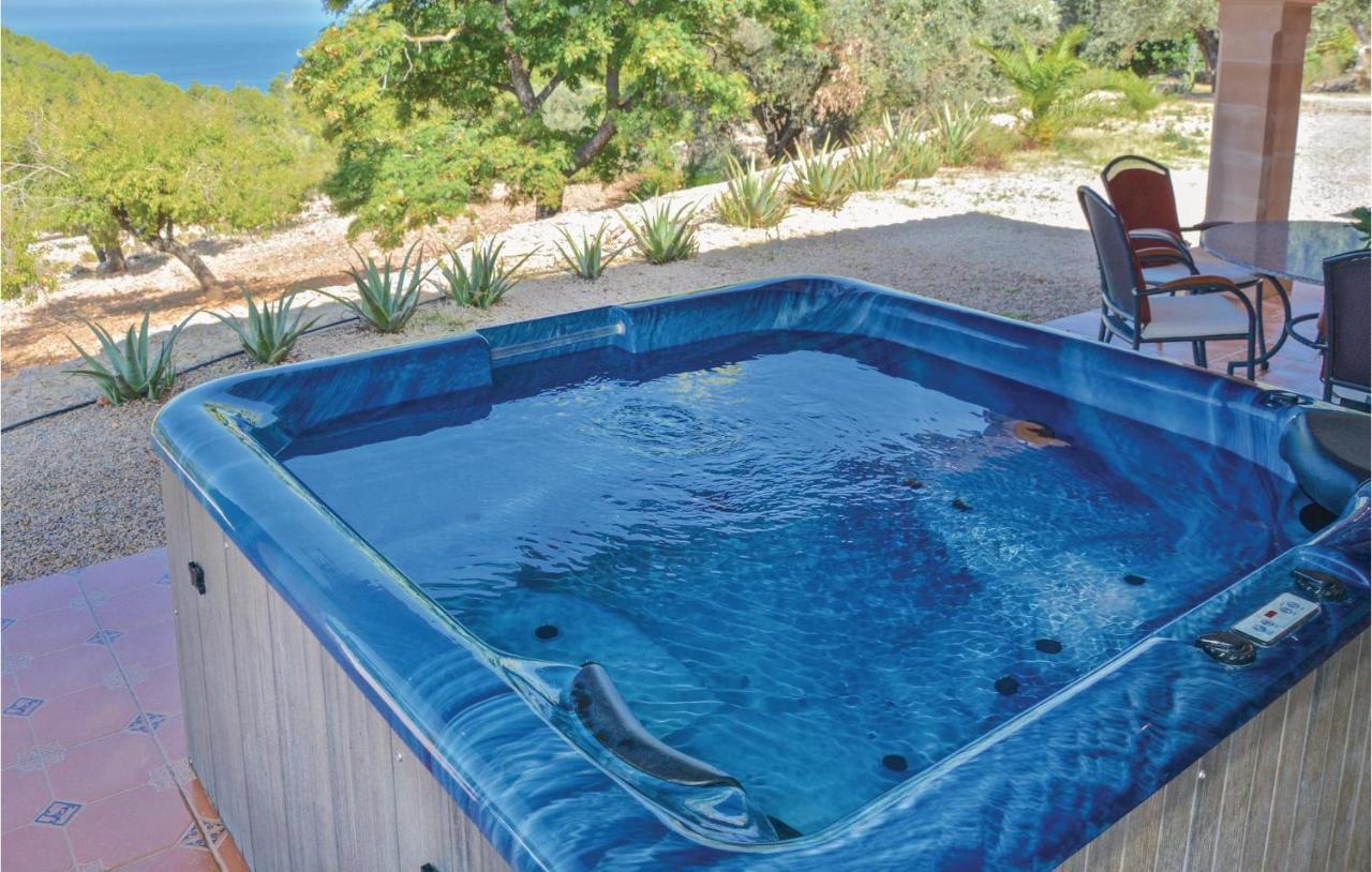 Awesome In With House Sea View *
